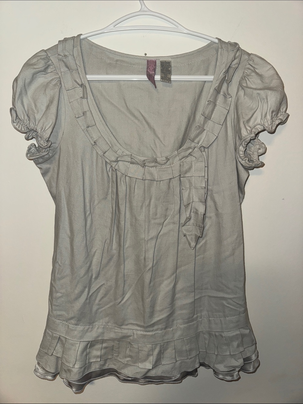 Parameter brand Light Gray Ruffle Scoop Neck Short Sleeve Top